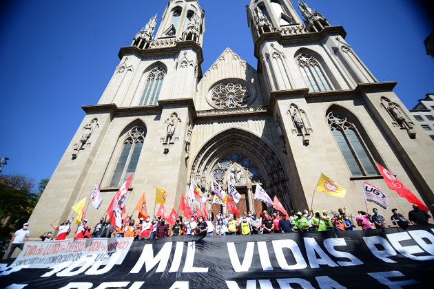 Dia de Luto Dia de Luta: Centrais sindicais realizam ato para lembrar a triste marca de quase 100 mil mortos e milhares de desempregados